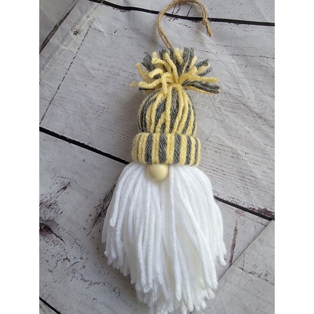 Handmade Hanging Yarn Pom Pom Christmas Gnomes Ornament Yellow And Gay Hat New